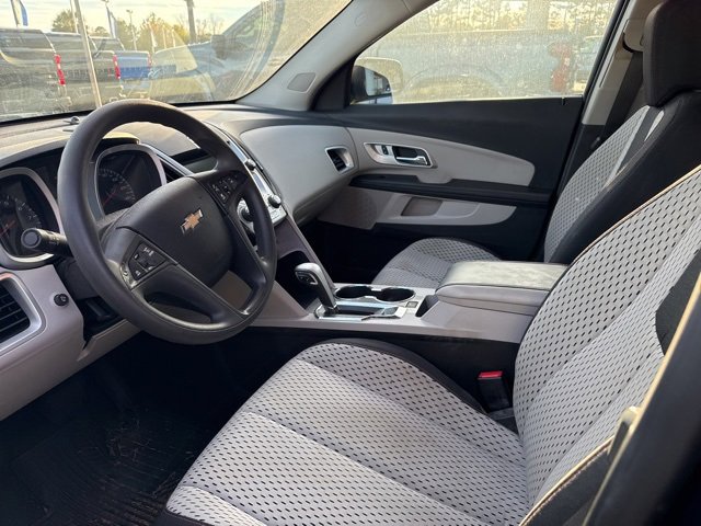 2015 Chevrolet Equinox LS photo 2