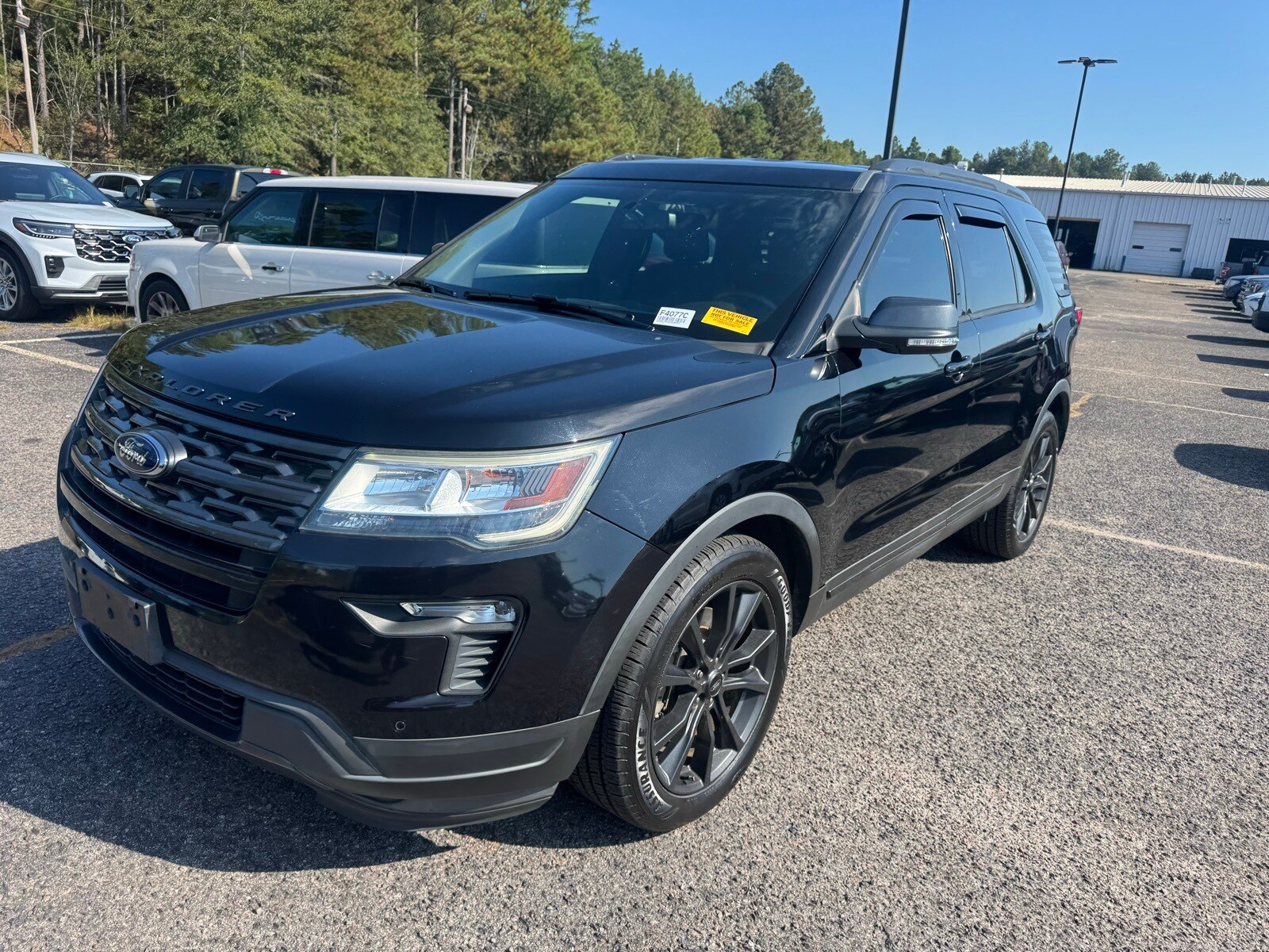 2019 Ford Explorer XLT photo 3