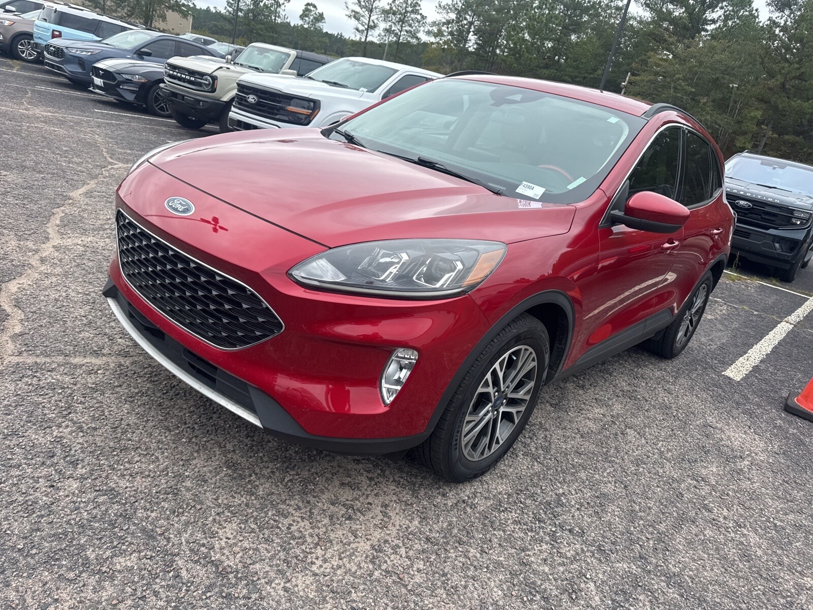 2020 Ford Escape SEL photo 3