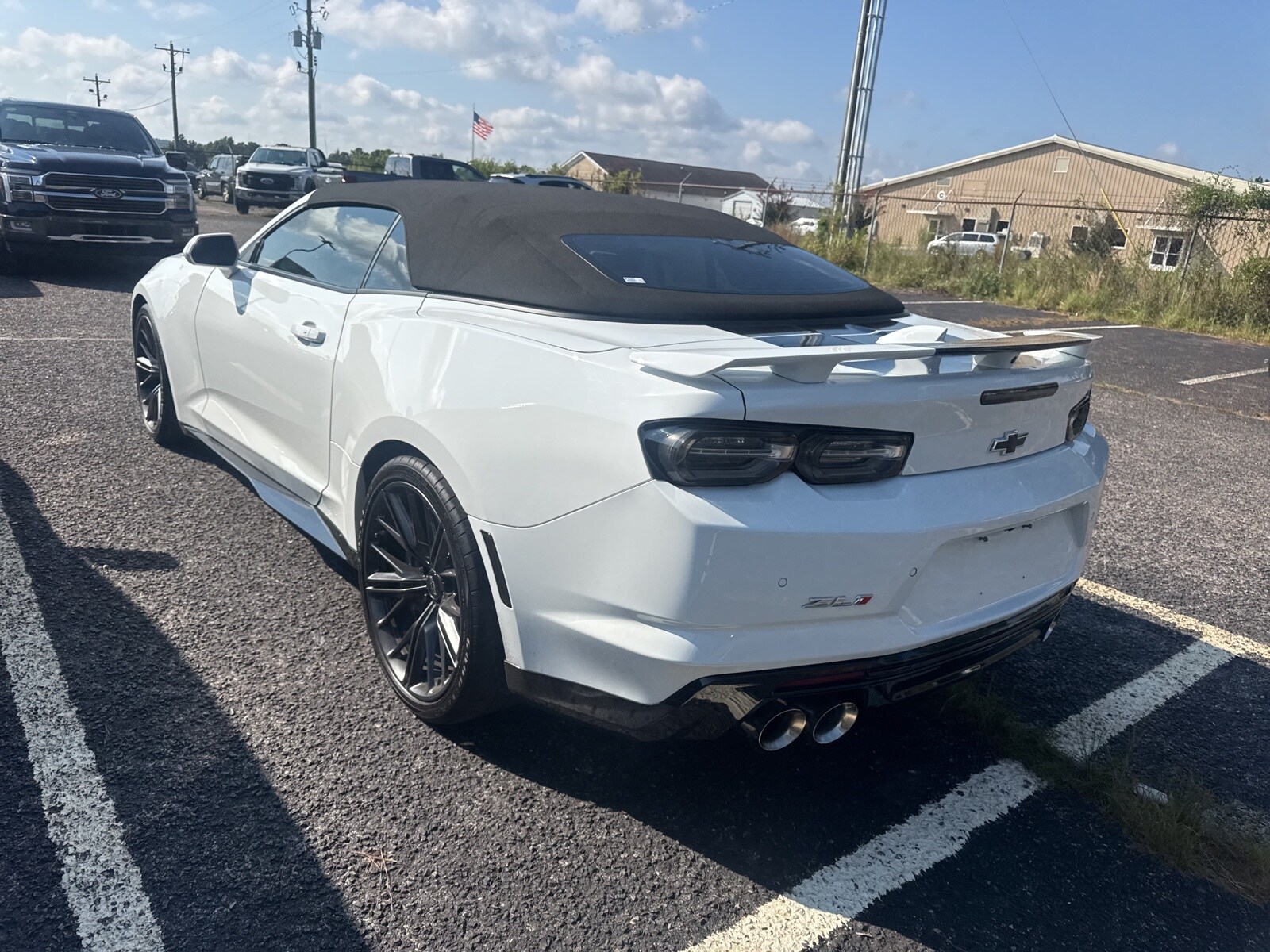 2022 Chevrolet Camaro ZL1 photo 2