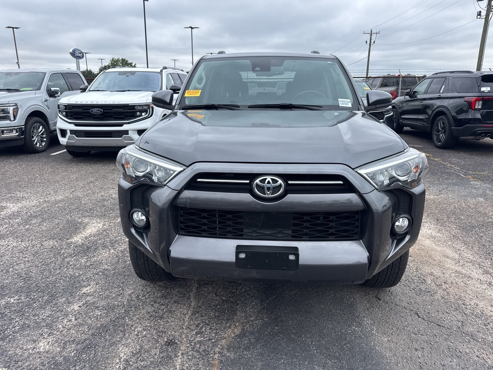 2020 Toyota 4Runner SR5 photo 2