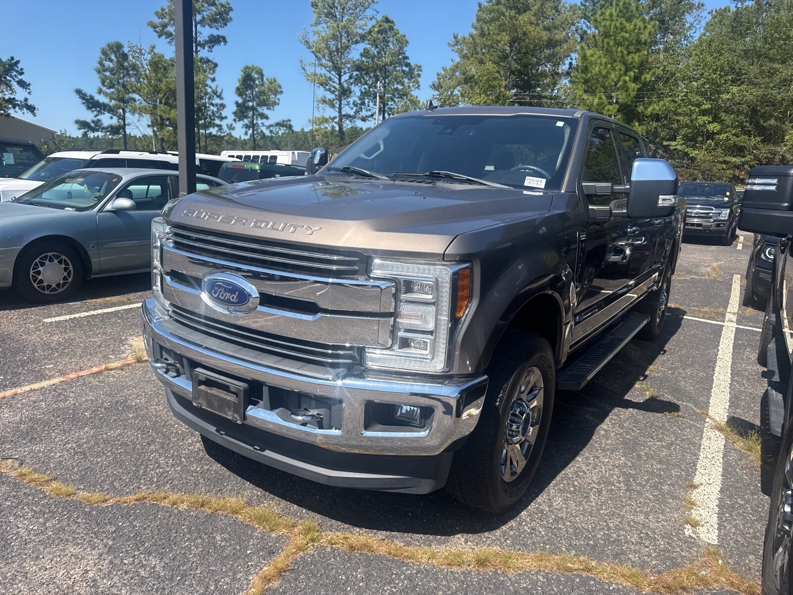 2019 Ford F-250 Lariat photo 2
