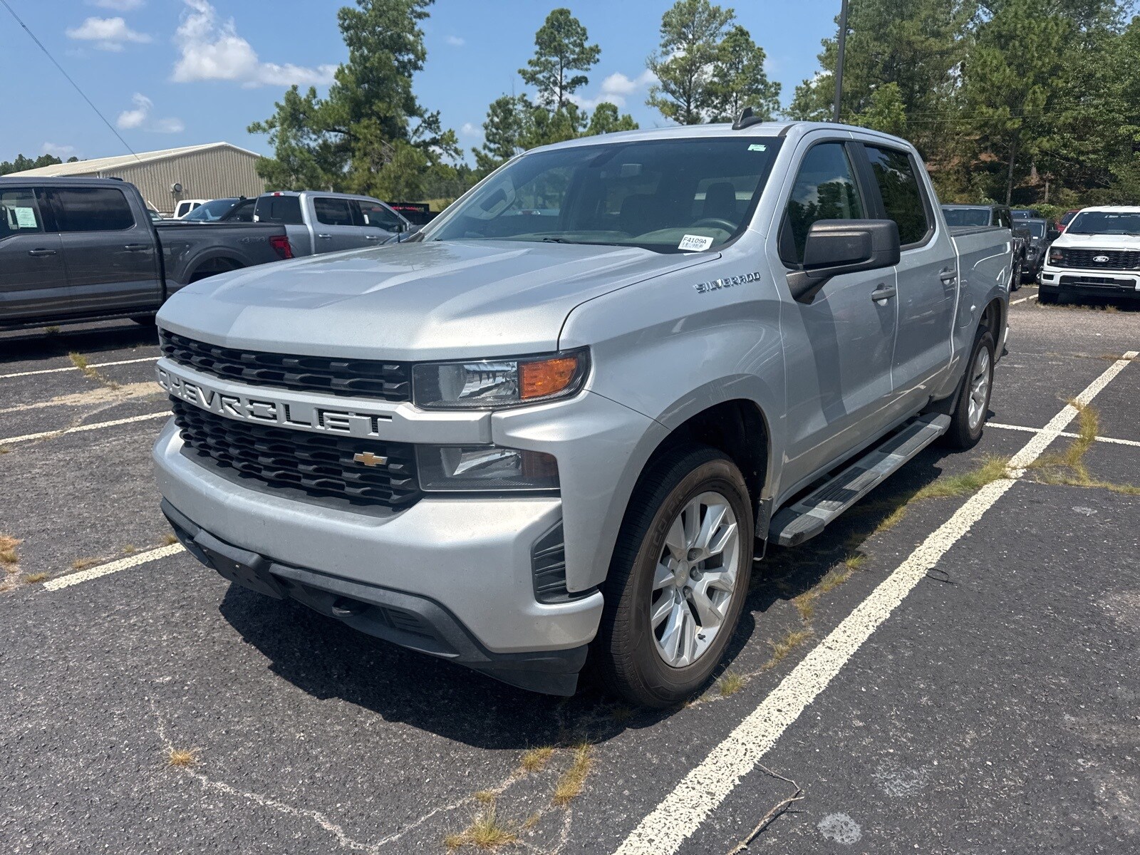 2020 Chevrolet Silverado 1500 Custom photo 3