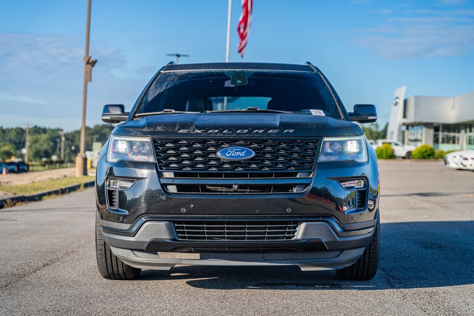 2018 Ford Explorer Sport photo 2