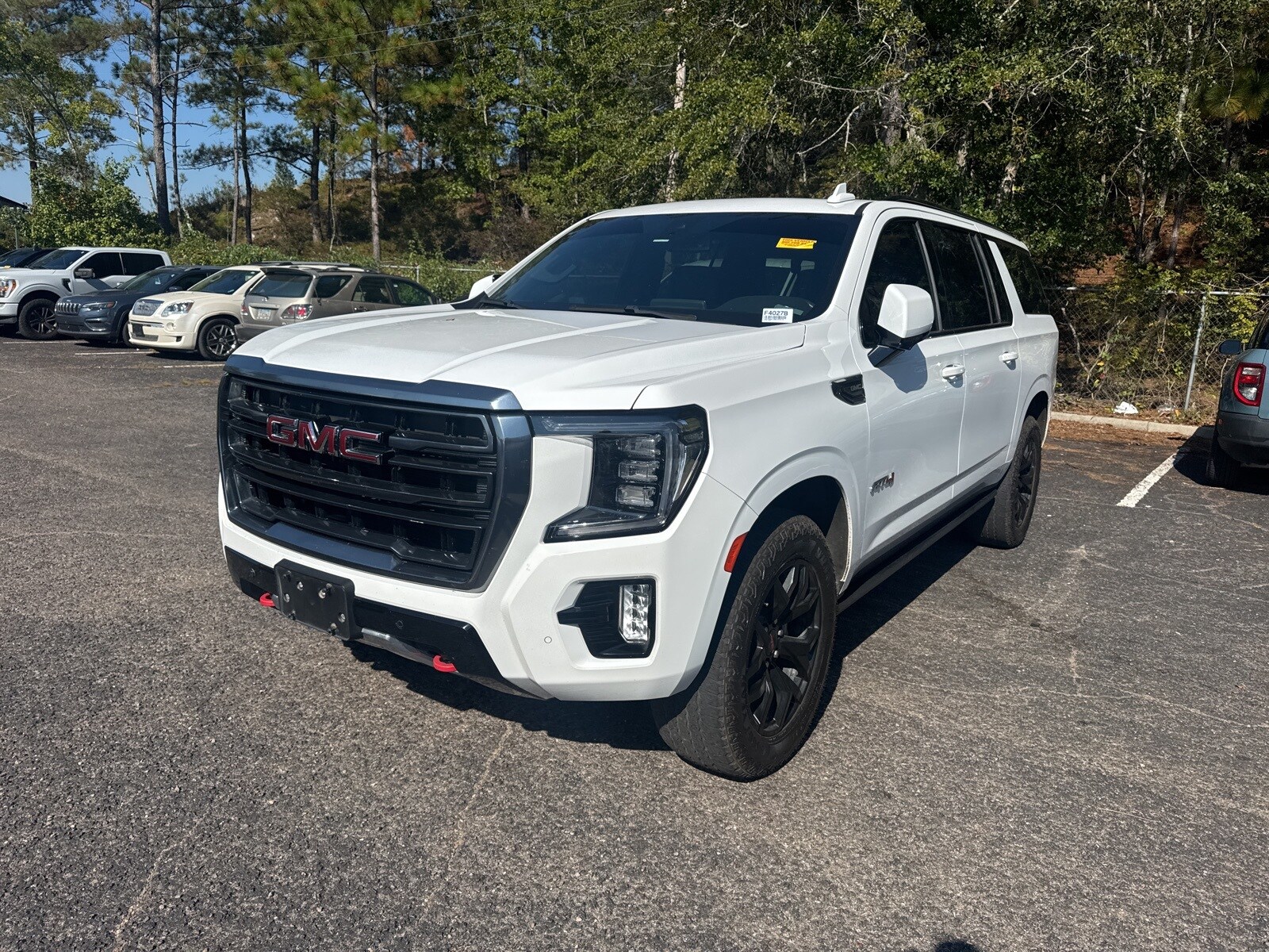 2022 Gmc Yukon XL AT4 photo 3