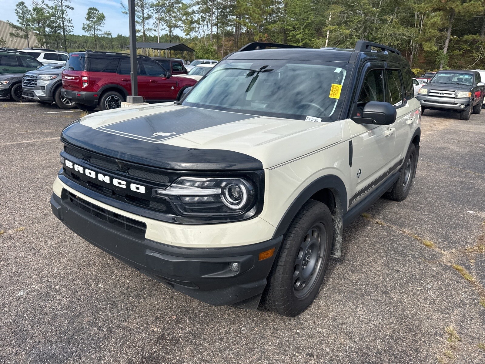 2024 Ford Bronco Sport Outer Banks photo 2
