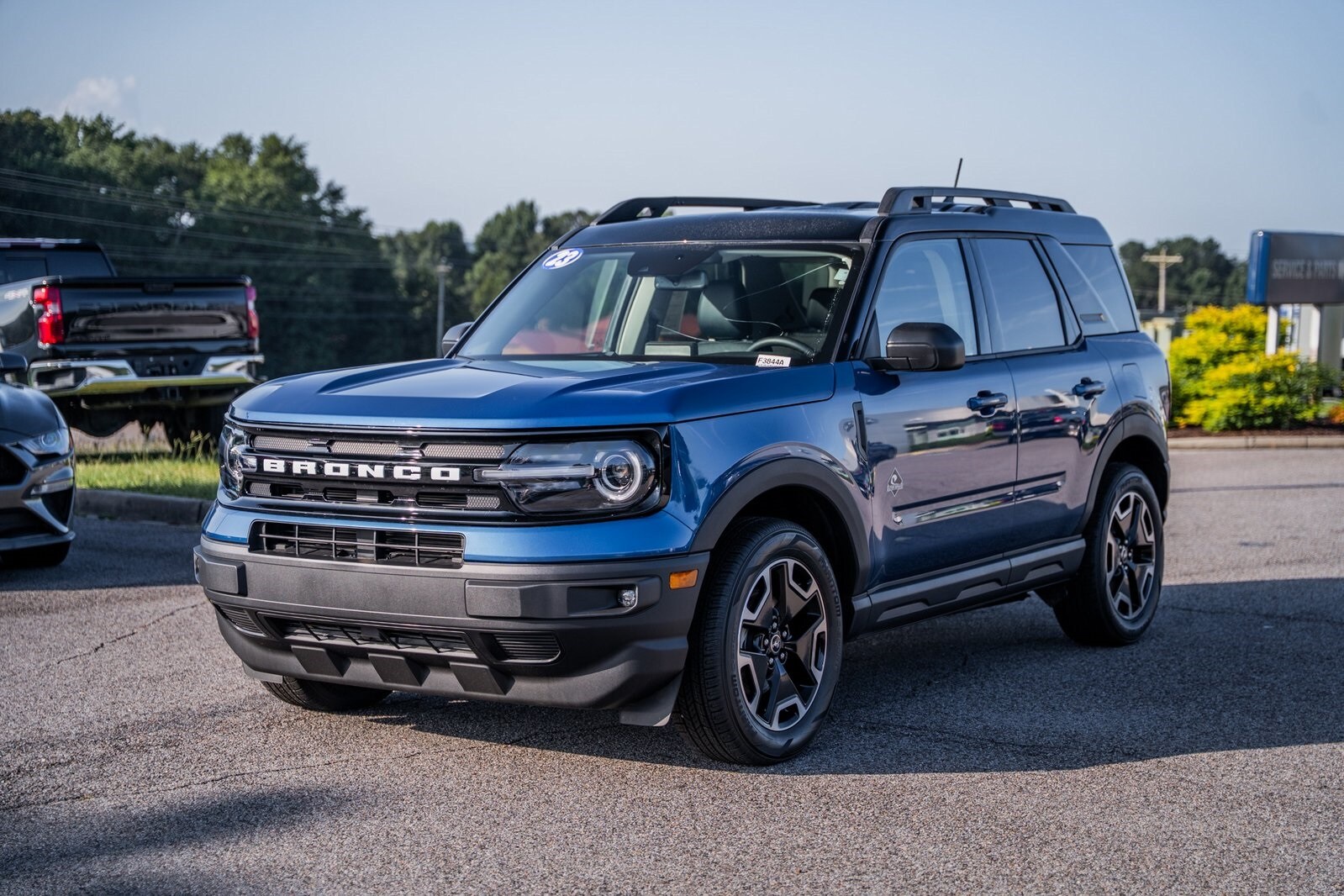 2023 Ford Bronco Sport Outer Banks photo 2