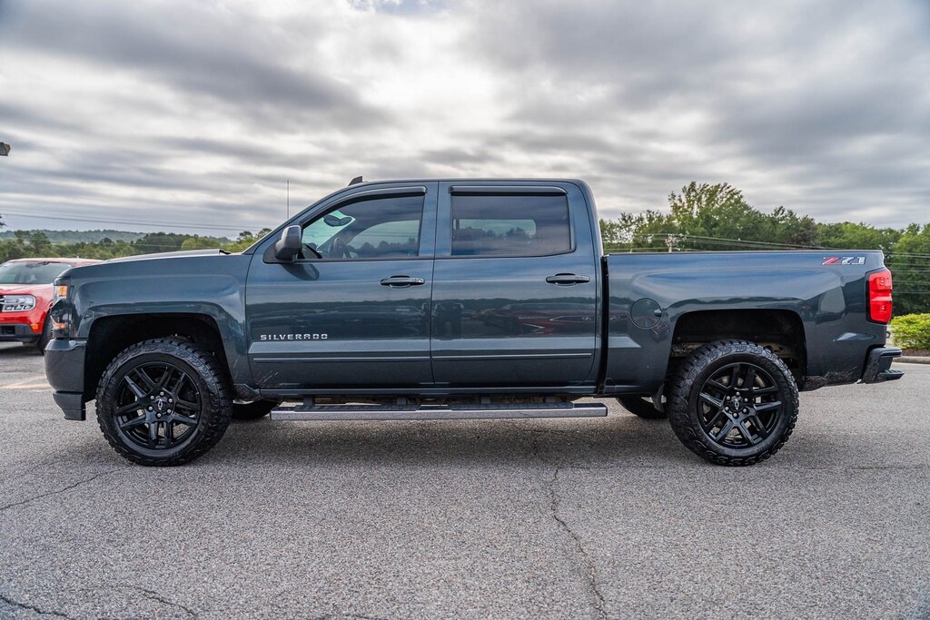 Used 2018 Chevrolet Silverado 1500 LT Truck Crew Cab