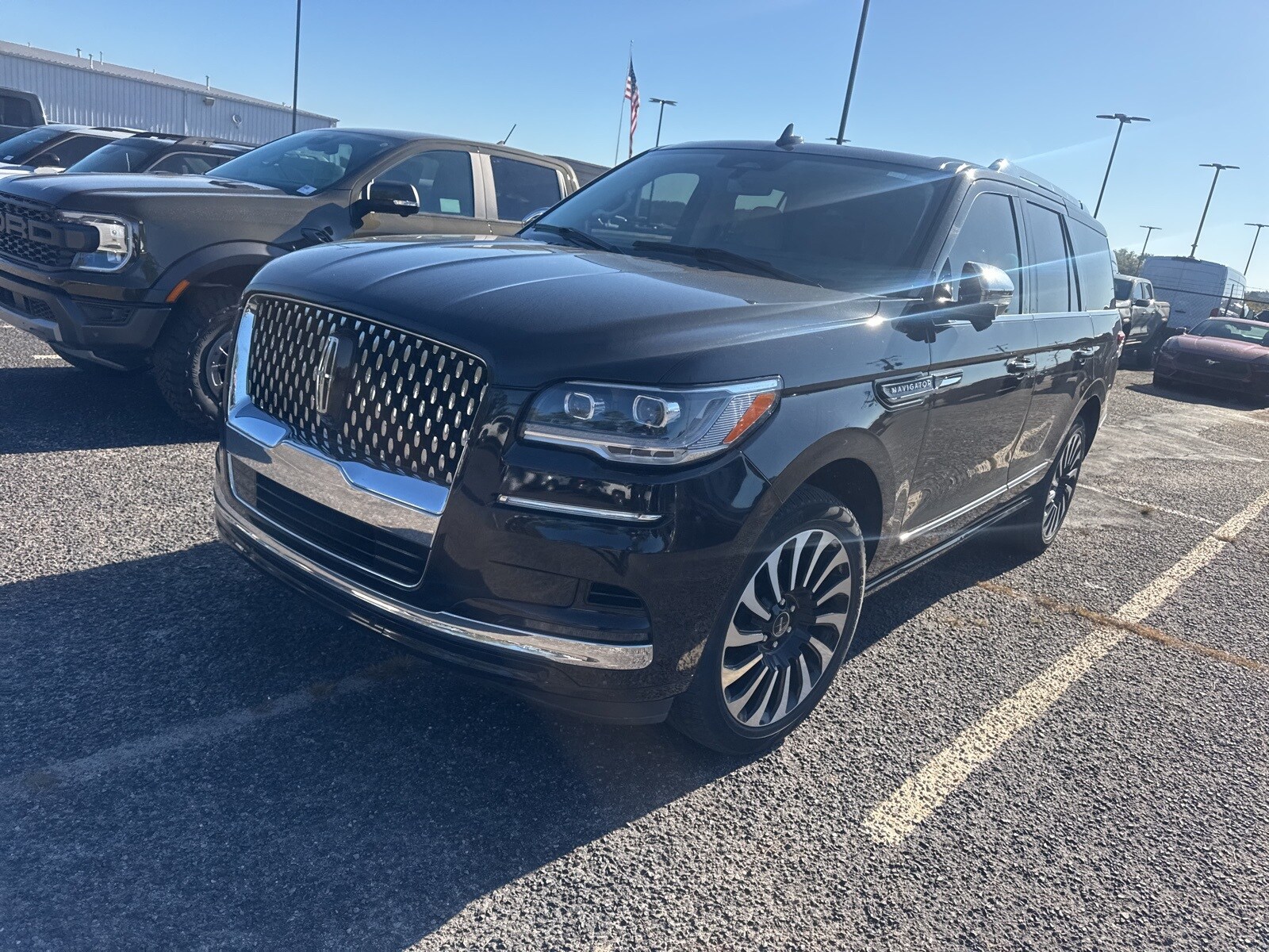 2022 Lincoln Navigator Black Label photo 3