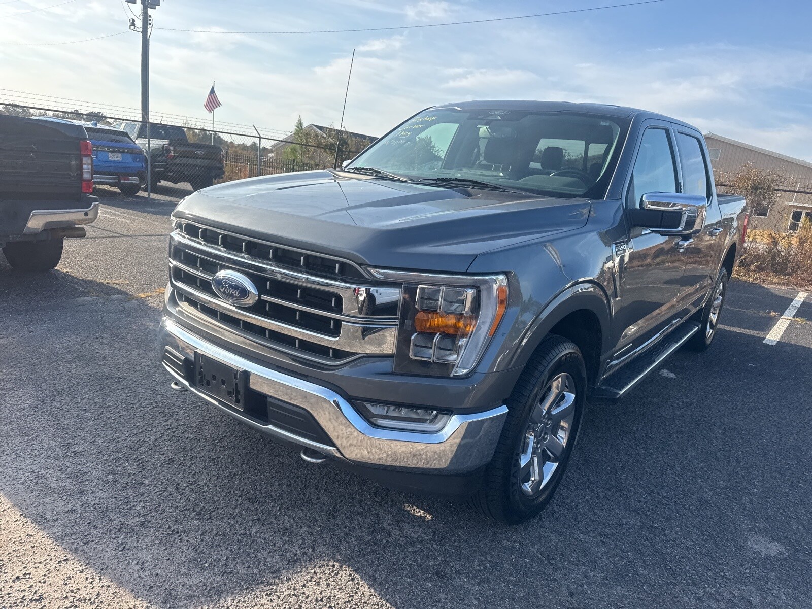 2022 Ford F-150 Lariat photo 2