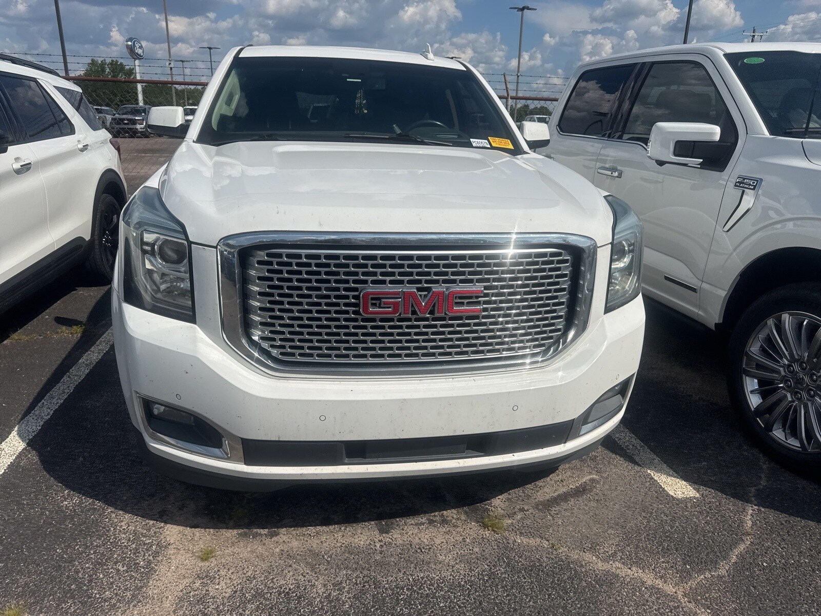 2015 Gmc Yukon Denali photo 2