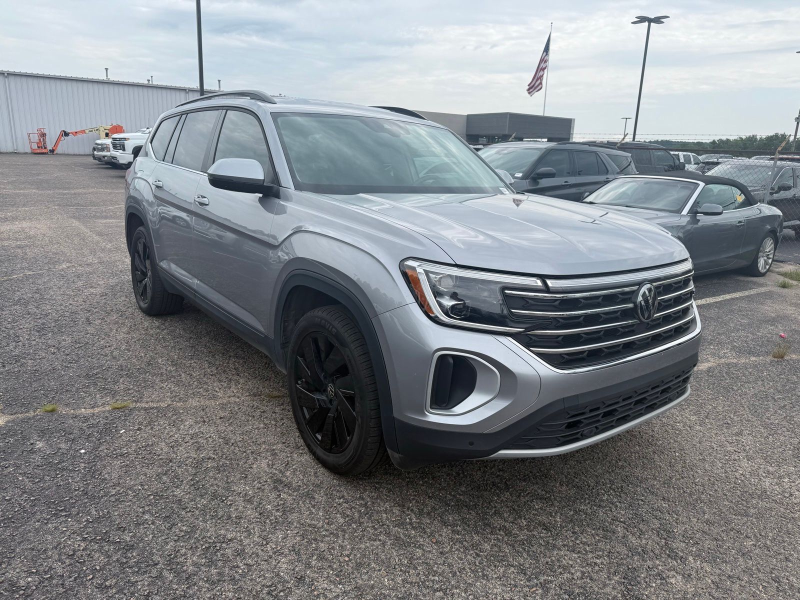 2024 Volkswagen Atlas 2.0T SE w/Tech's photo