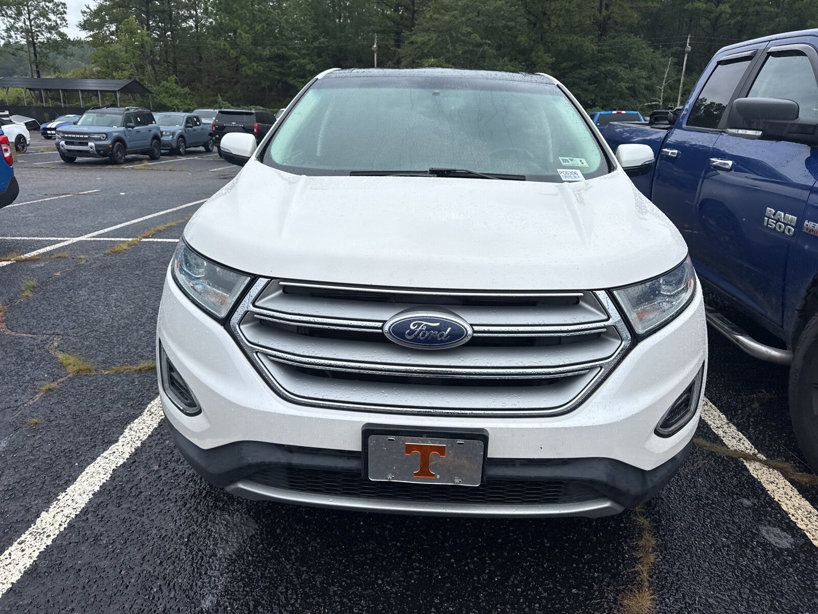 2018 Ford Edge Titanium photo 2