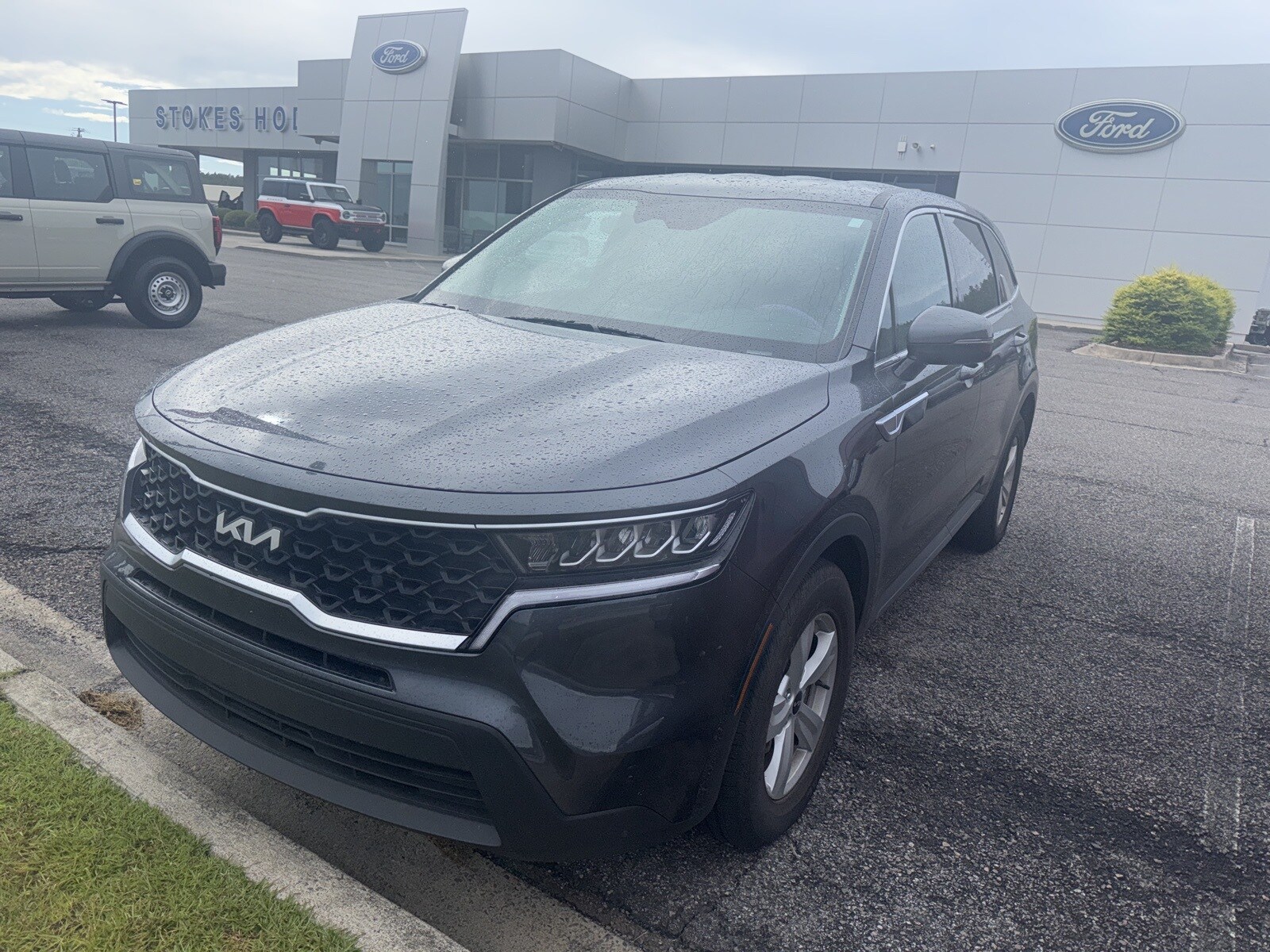 2023 Kia Sorento LX photo 3