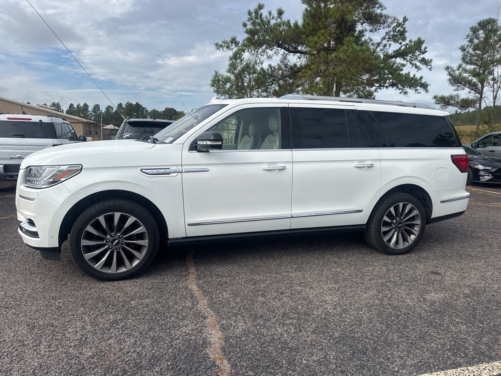 2020 Lincoln Navigator L Reserve photo 2
