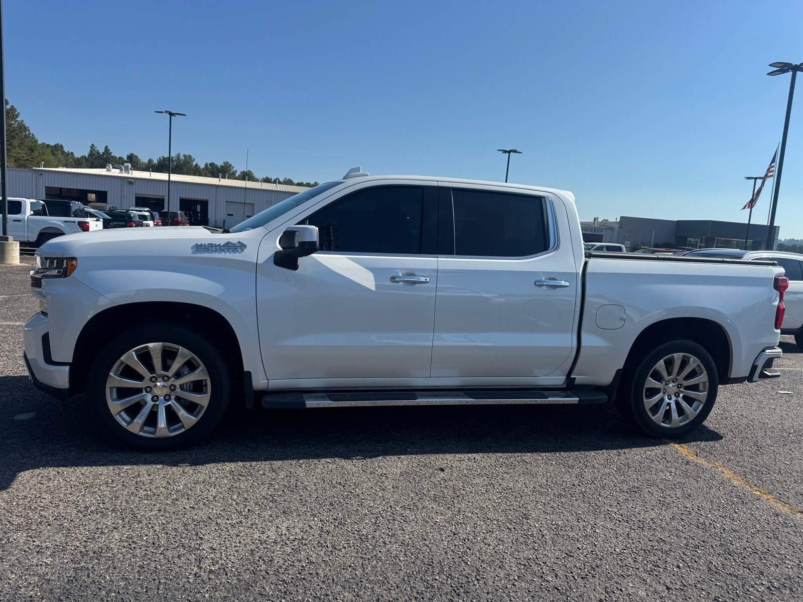 2021 Chevrolet Silverado 1500 High Country photo 3