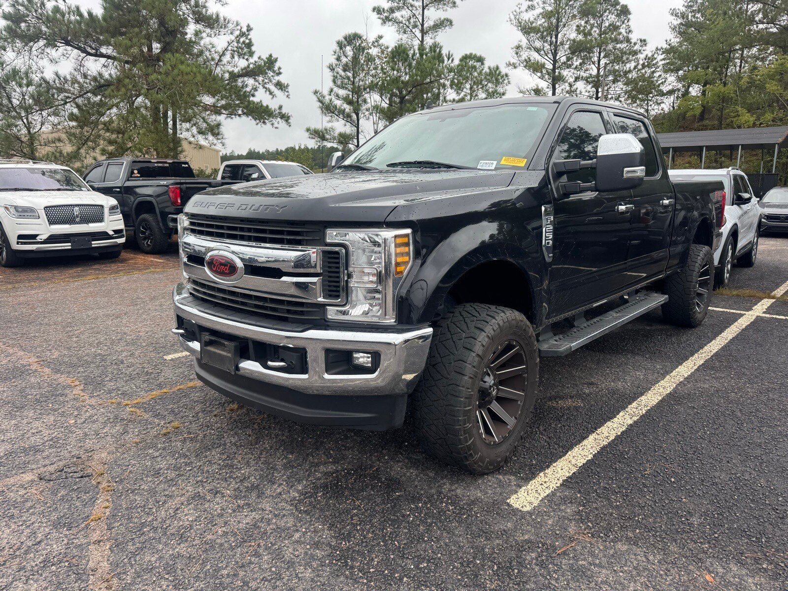 2019 Ford F-250 XLT photo 3