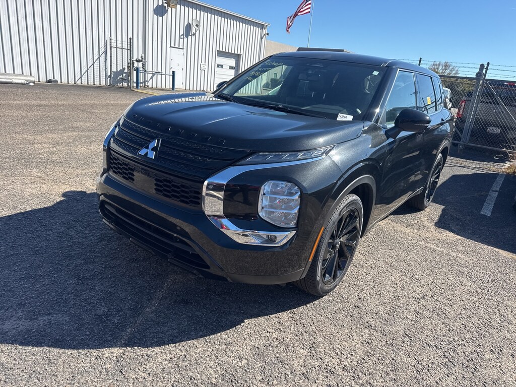 Certified 2023 Mitsubishi Outlander SE SUV