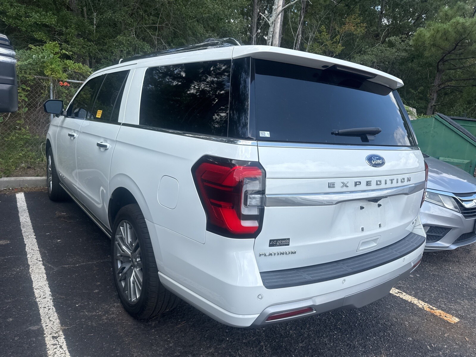 2023 Ford Expedition MAX Platinum photo 3