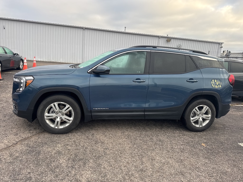 Used 2024 GMC Terrain SLE SUV