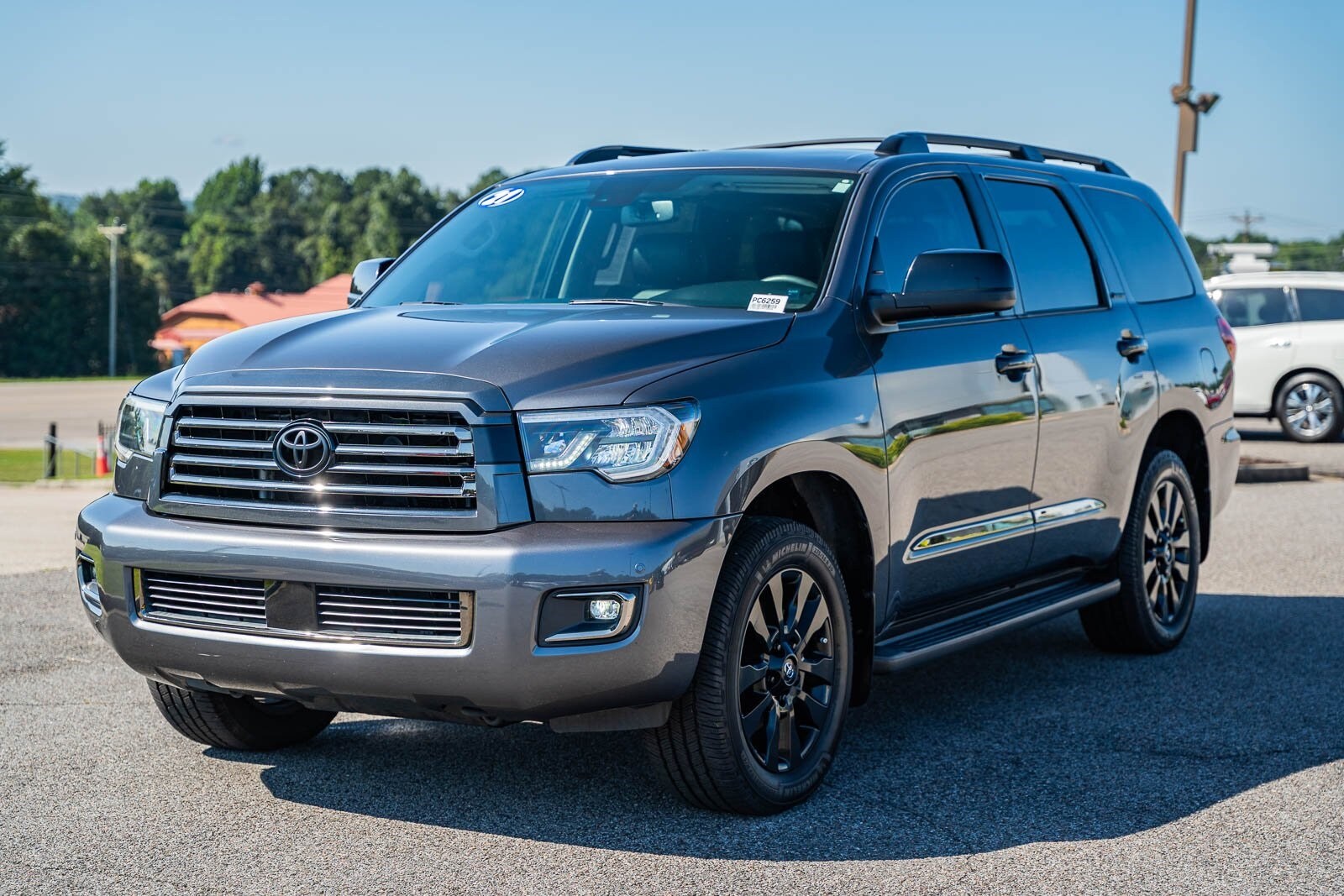 2021 Toyota Sequoia photo 2