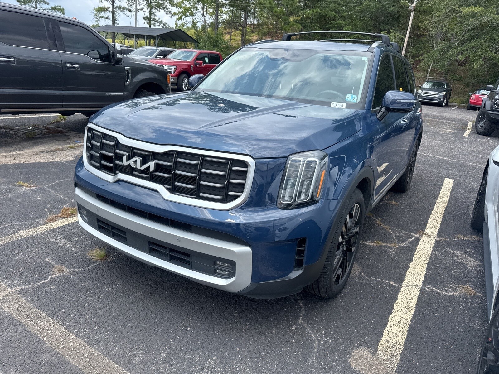 2024 Kia Telluride SX photo 2