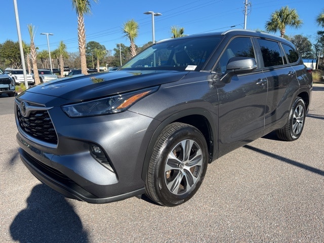 2023 Toyota Highlander XLE's photo