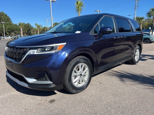 2024 Kia Carnival LX Seat Pkg's photo