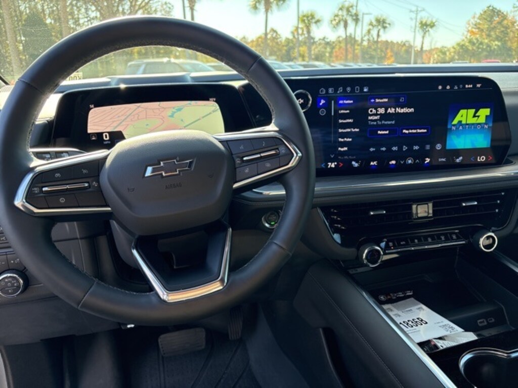 Used 2025 Chevrolet Suburban Z71 SUV