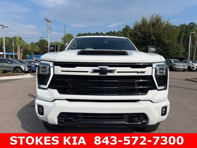 2024 Chevrolet Silverado 2500HD LT photo 3