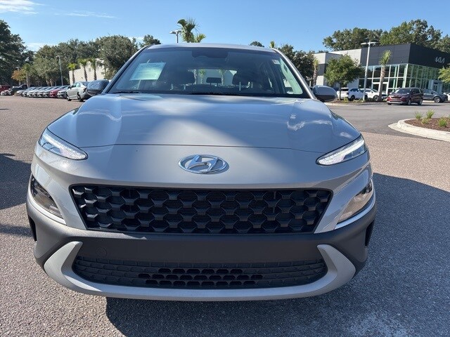 2023 Hyundai Kona SE photo 2