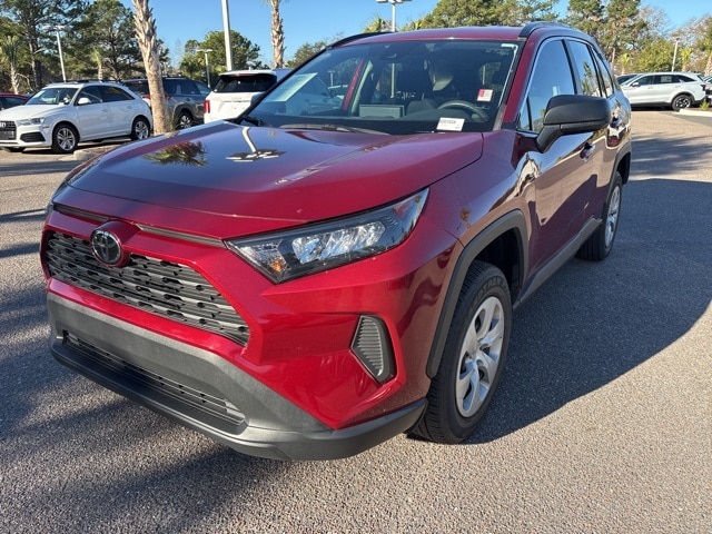 2020 Toyota RAV4 LE's photo