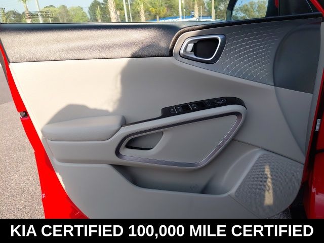 2025 Kia Soul LX - Photo 18