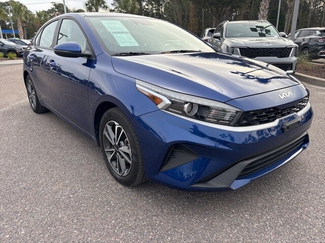 2023 Kia Forte LXS photo 3