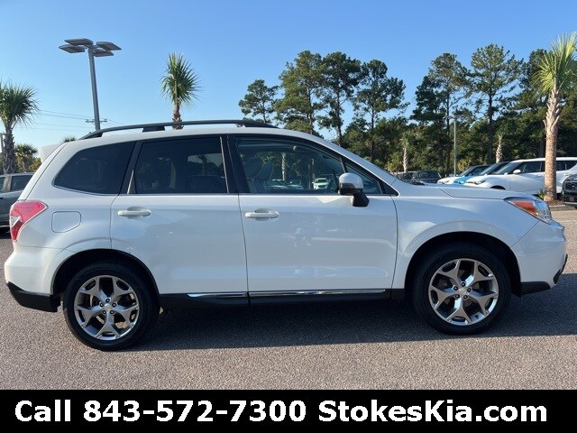 2016 Subaru Forester 2.5i Touring photo 4