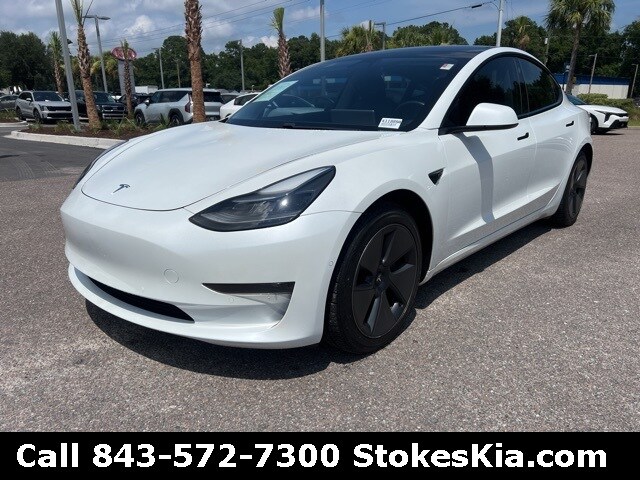 2021 Tesla Model 3 Standard Range Plus photo 2