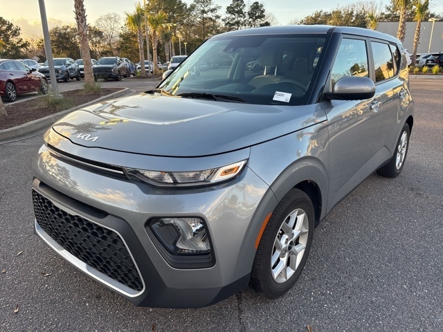 2022 Kia Soul LX's photo