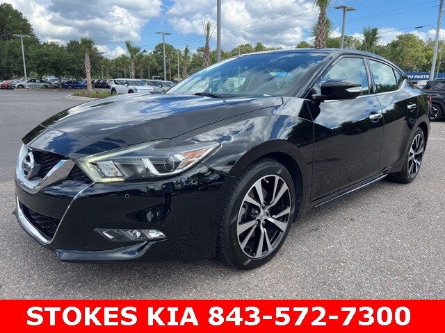 2017 Nissan Maxima SV photo 2