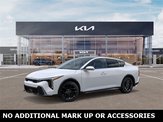 2025 Kia K4 GT-Line Turbo photo 3