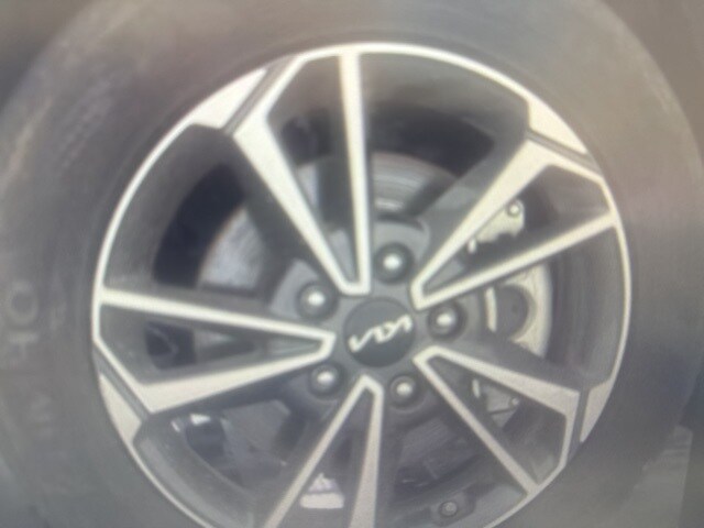 2024 Kia Forte LXS photo 4