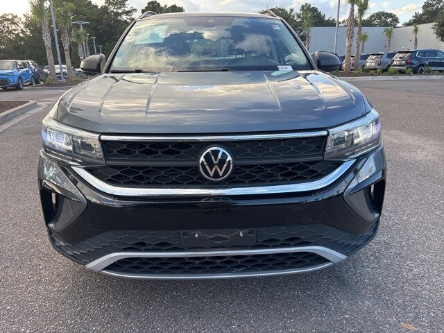 2022 Volkswagen Taos S photo 2