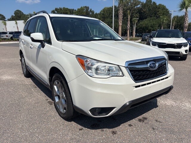 2016 Subaru Forester 2.5i Touring photo 3