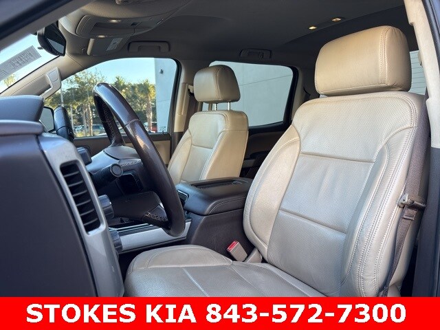 2018 Chevrolet Silverado 1500 LT photo 3