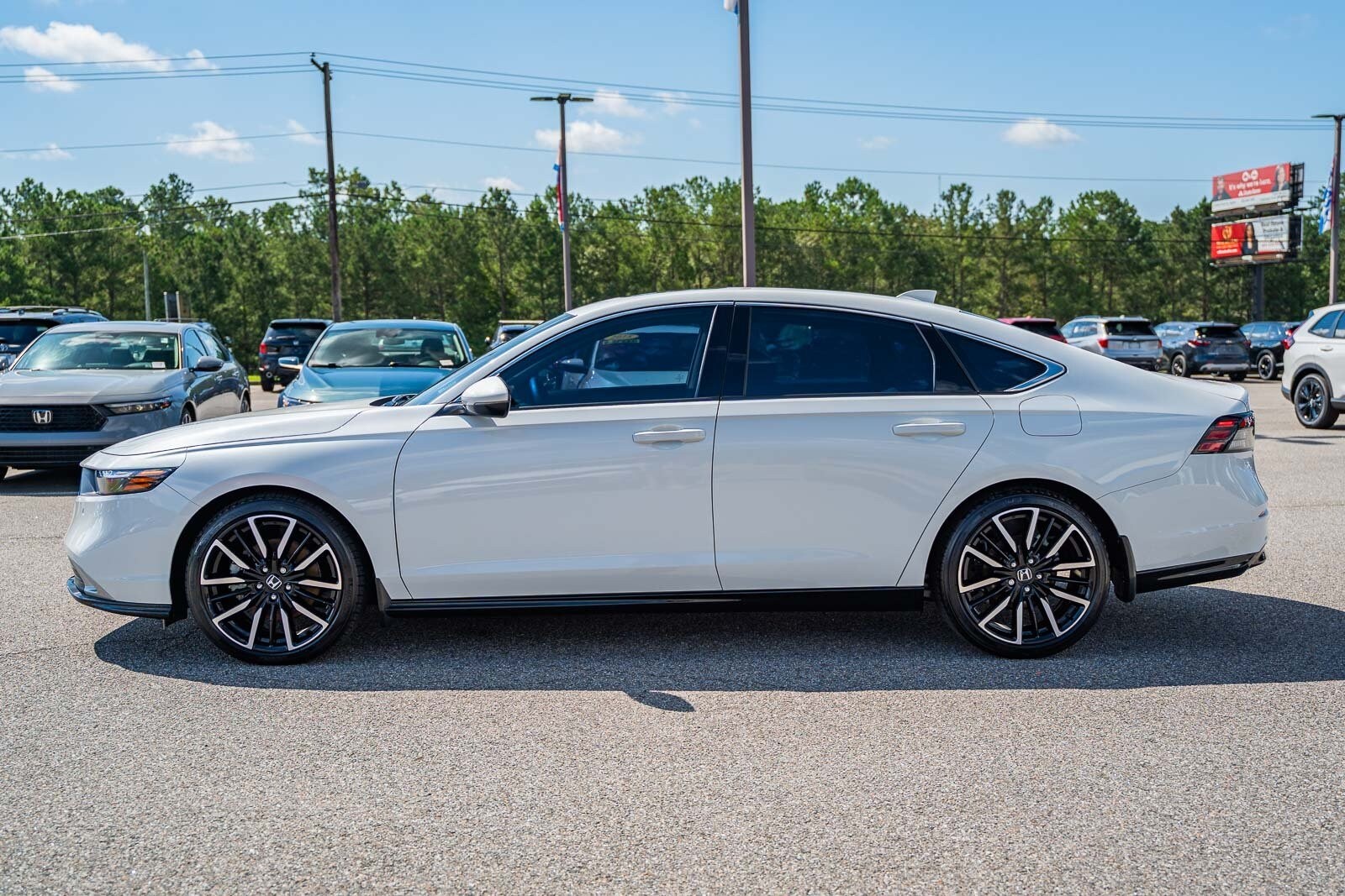 2024 Honda Accord Hybrid Touring photo 4