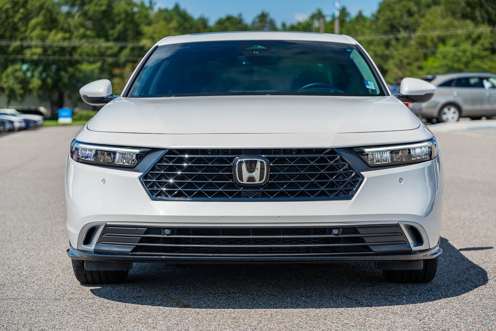 2024 Honda Accord Hybrid Touring photo 2