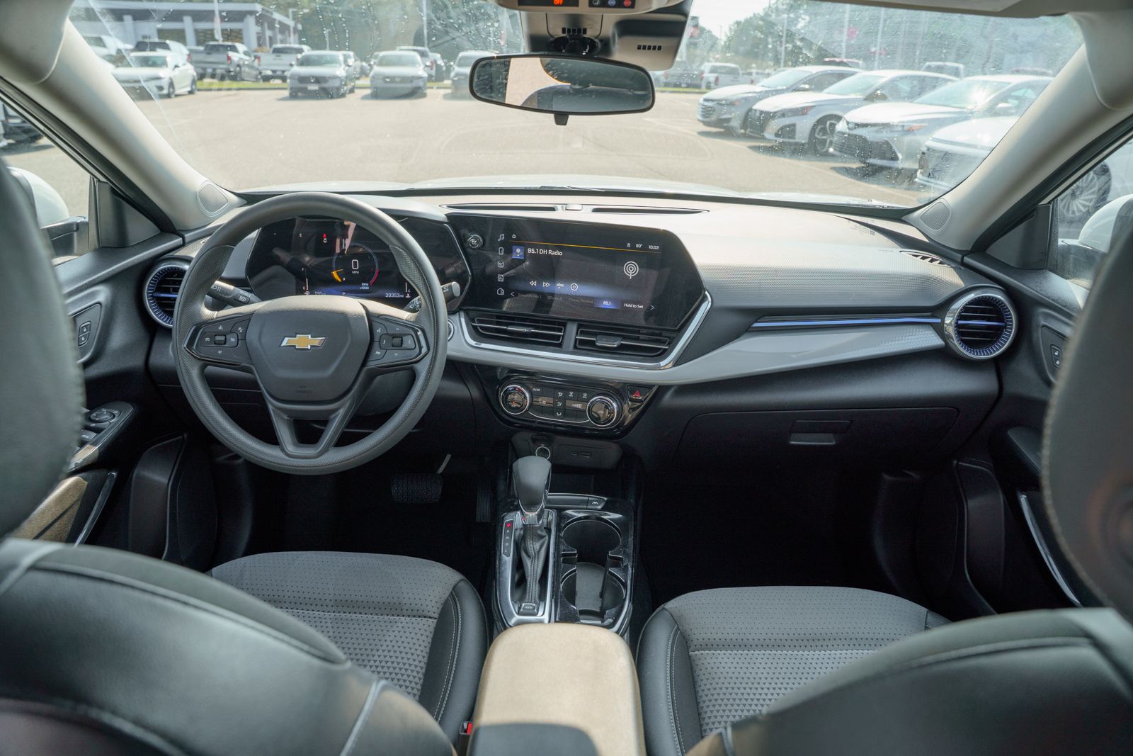 2025 Chevrolet Trax LT - Photo 22