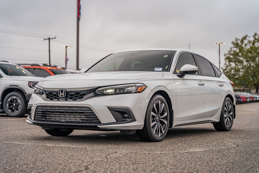 Used 2024 Honda Civic EX-L Hatchback