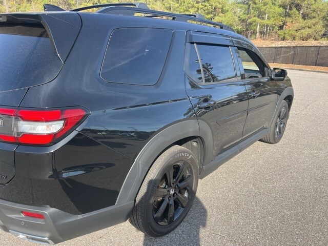 2025 Honda Pilot Black Edition photo 3