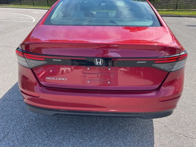 2025 Honda Accord LX photo 4