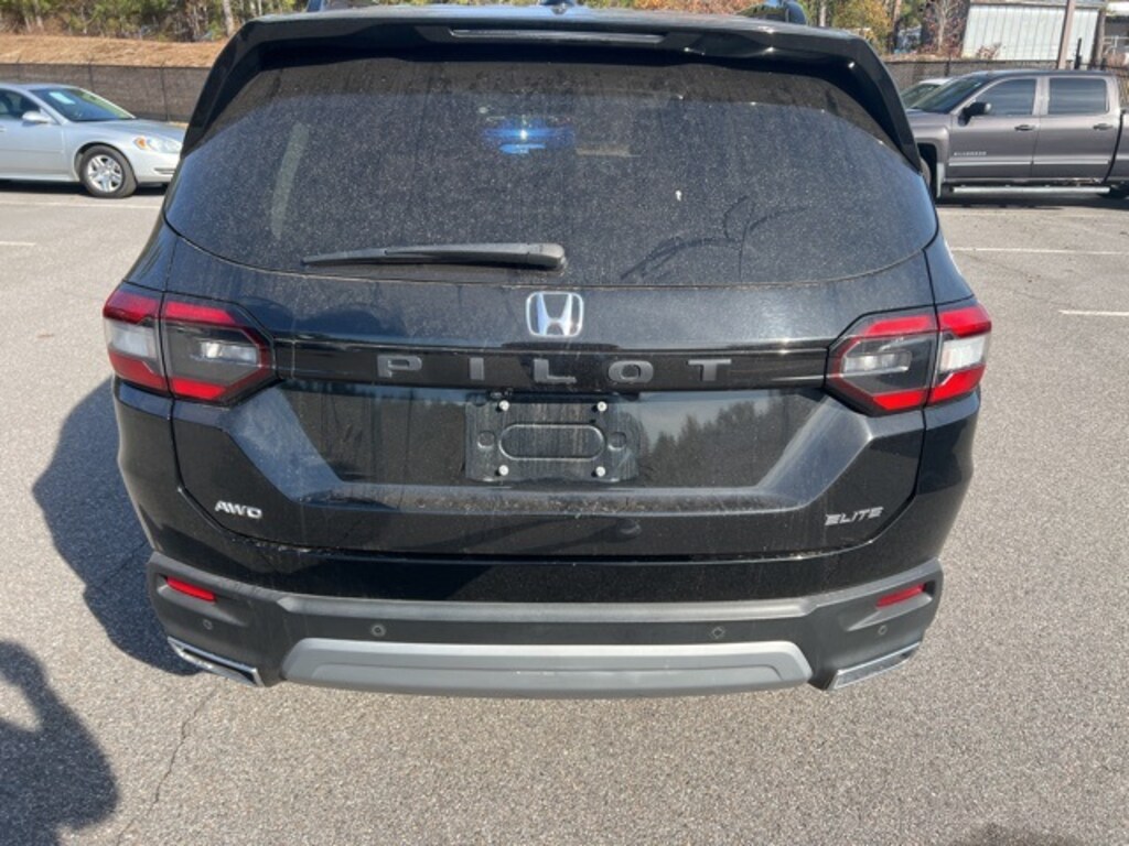 Used 2023 Honda Pilot Elite SUV